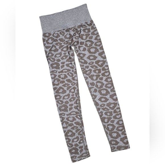 NVGTN Mocha Leopard Seamless Leggings Workout Activewear Gym - Picture 6 of 7
